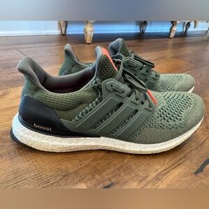 Adidas UltraBoost Running Athletic Shoes Green Orange Men’s Size 10.5